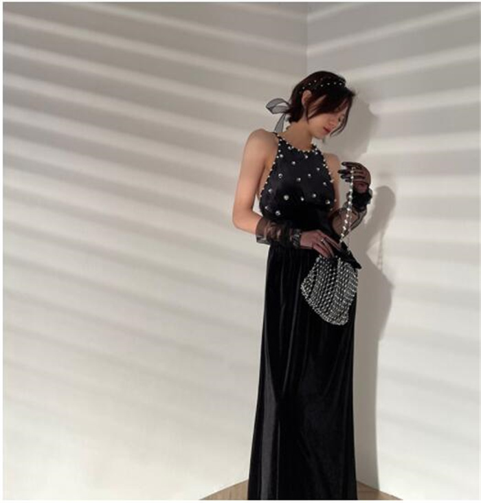 黒ドレス パール装飾ベルベット背中交差ストラップ黒ロングドレス