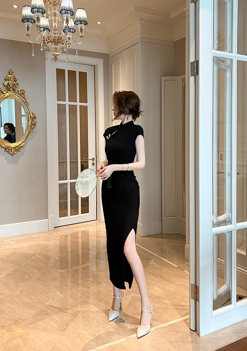 https://fulmo-img-server.com/noirkloris/ed19a76d-f8e4-4d69-957f-e77407f83266.jpg