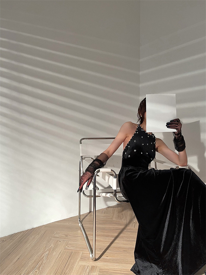 黒ドレス パール装飾ベルベット背中交差ストラップ黒ロングドレス