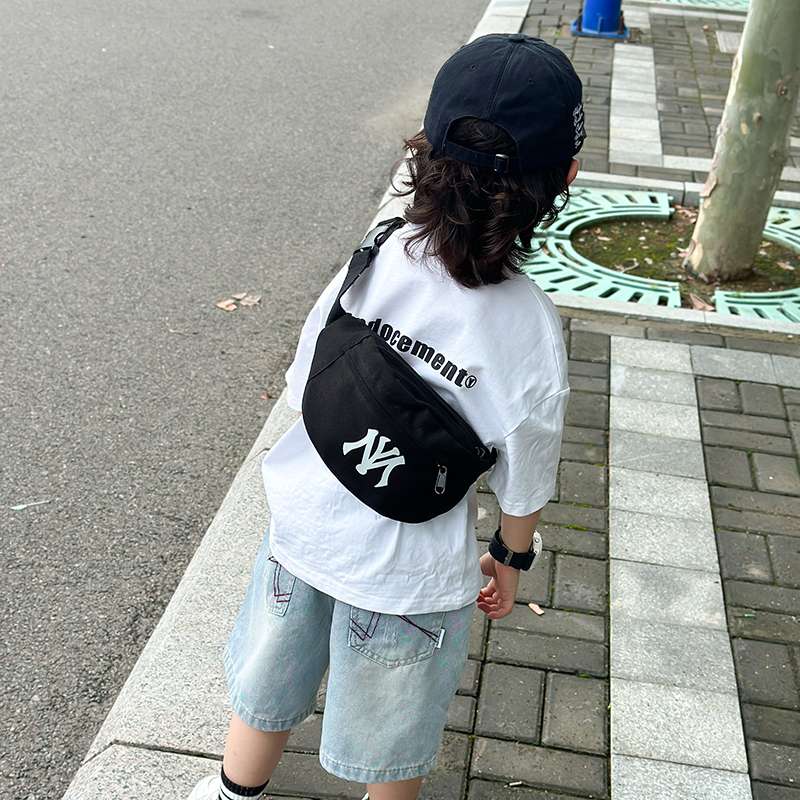 旅行バッグ スタイリッシュ街歩きポーチ