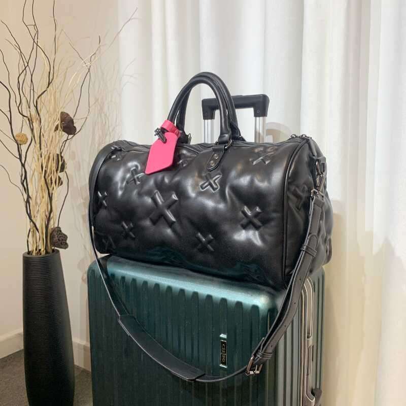https://fulmo-img-server.com/nomadpack/01b9ae5850f545a88f70a19bb06312ae.jepg