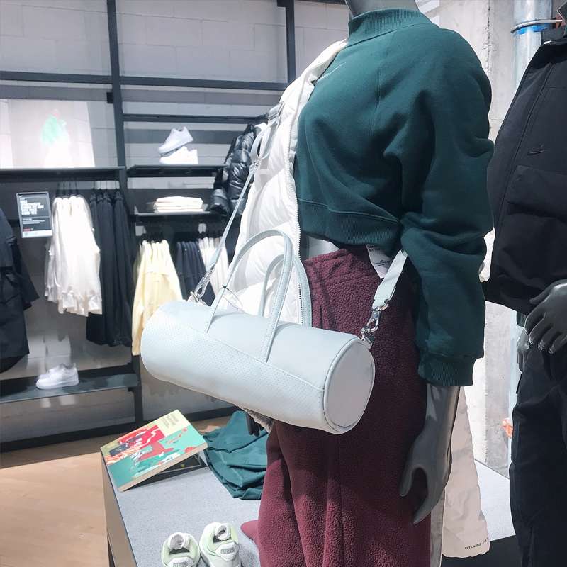 旅行バッグ スポーティーシリンダーバッグ