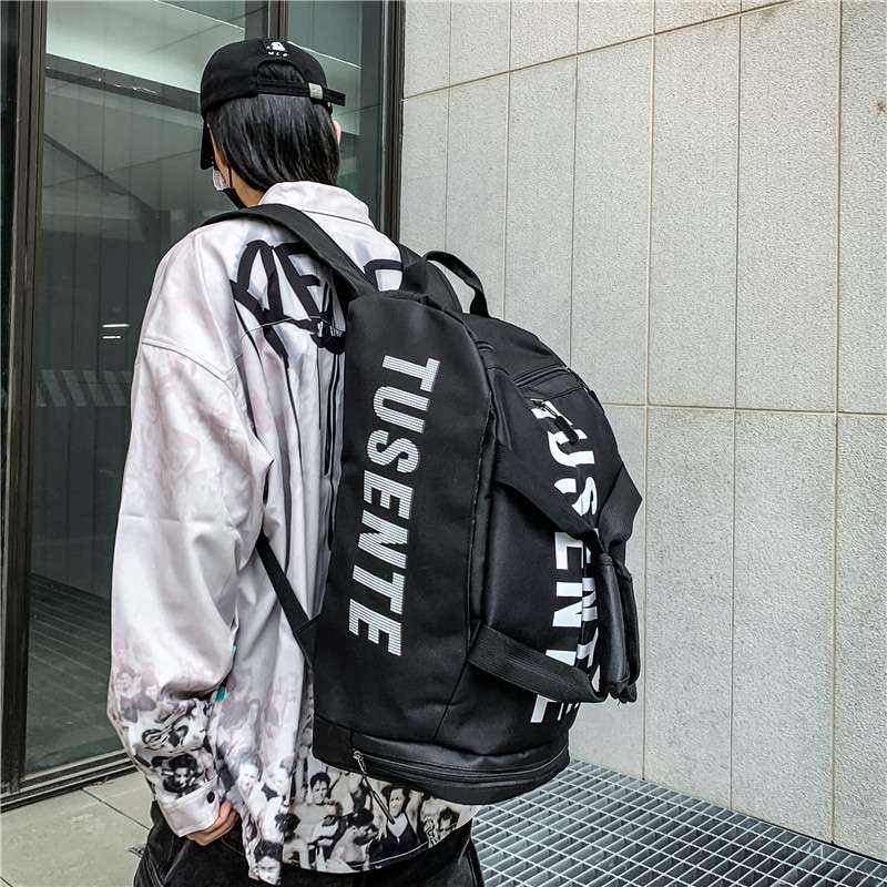 旅行バッグ スポーティ機能性 トラベルバッグ