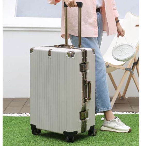 旅行バッグ  高級感あふれる堅牢アルミスーツケース