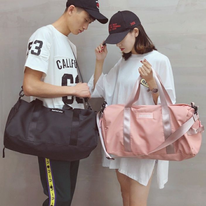 旅行バッグ 多機能収納付きスポーツボストンバッグ