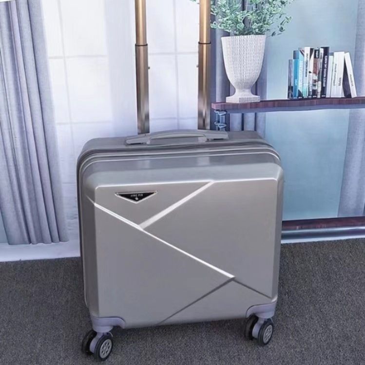 旅行バッグ スクエア型四輪キャリーケース