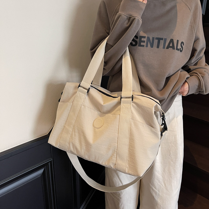 旅行バッグ 大容量ナイロントートバッグ 旅行用ショルダー付き 6色展開