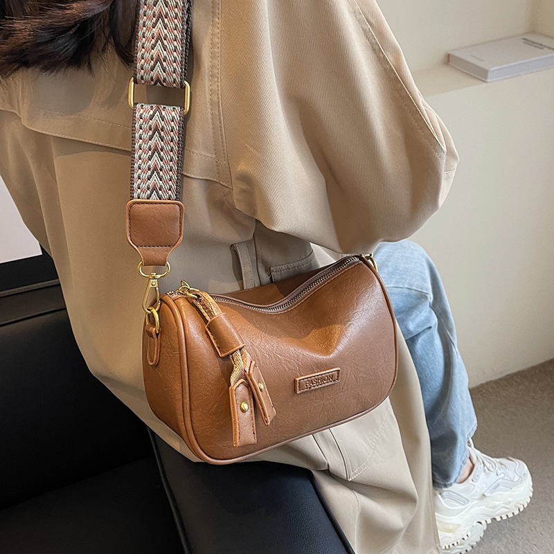 旅行バッグ おしゃれな半円型ショルダーバッグ