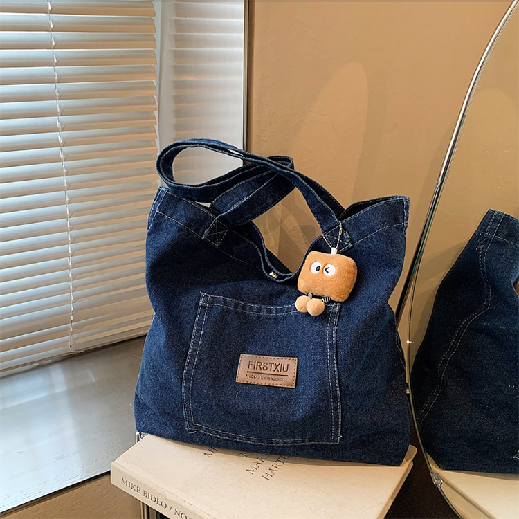 旅行バッグ トートバッグ 可愛いチャーム付きデニムトートバッグ