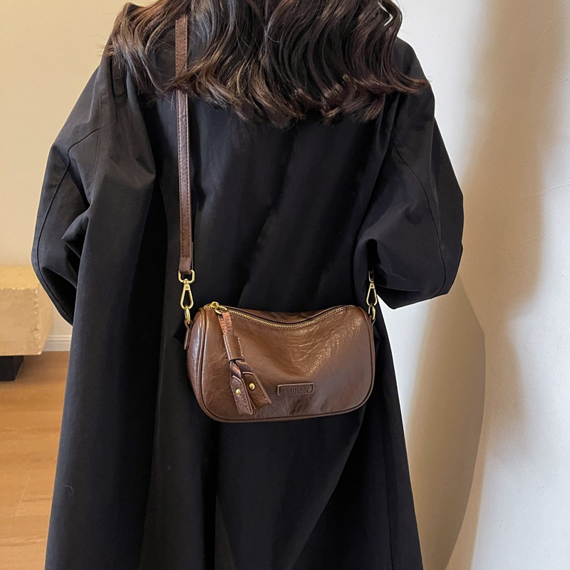 旅行バッグ 職人仕立て 本革筒型ショルダーバッグ