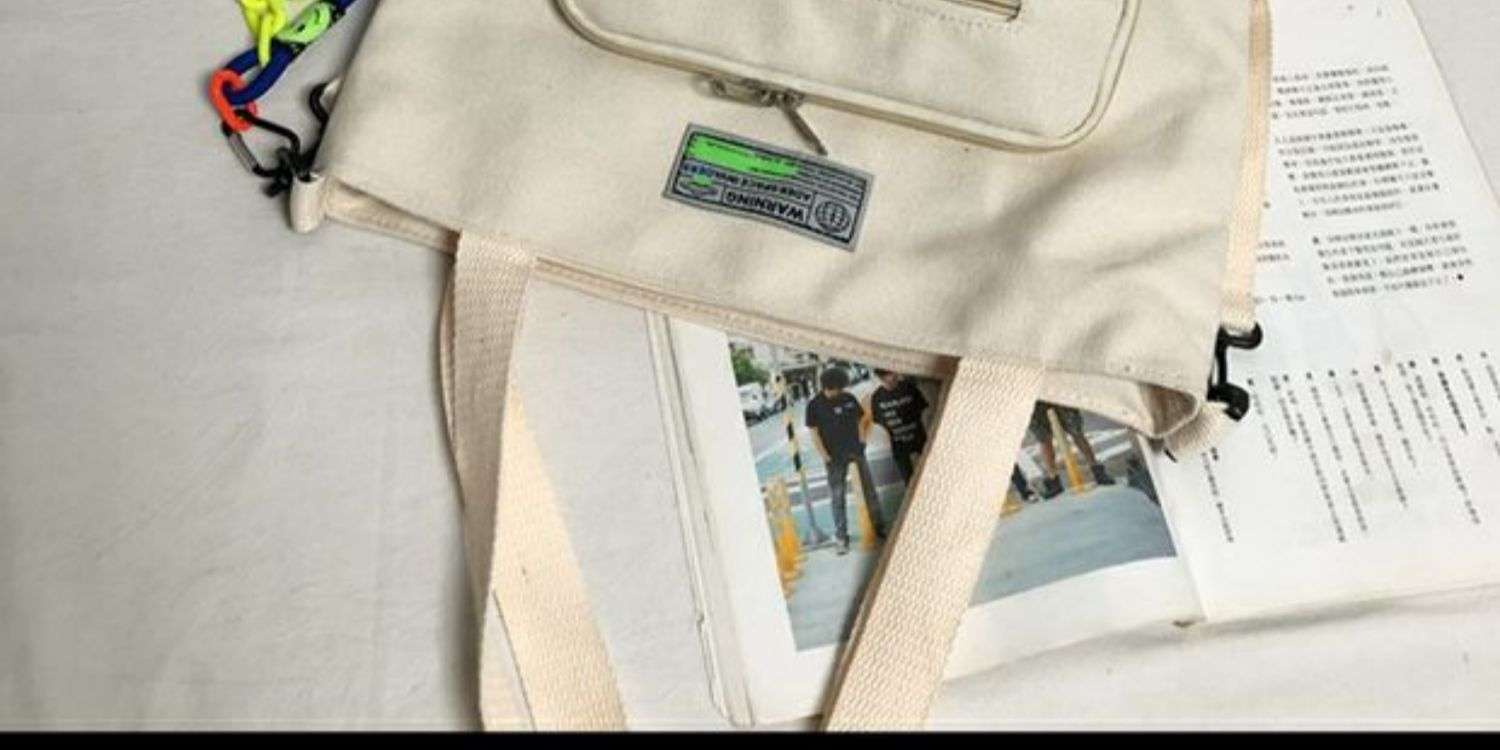 旅行バッグ 笑顔のワッペン付き多機能トート