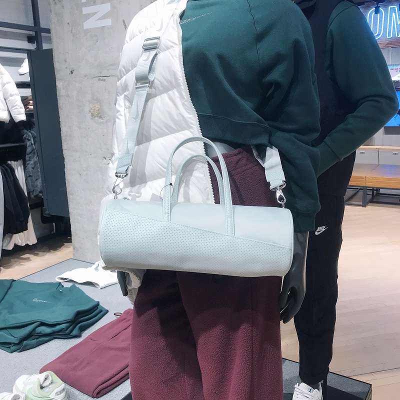ボストンバッグ