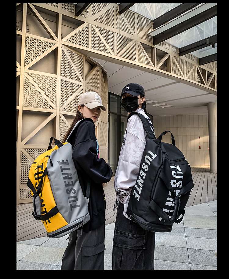 旅行バッグ スポーティ機能性 トラベルバッグ