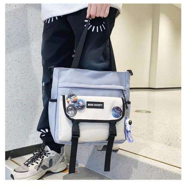 https://fulmo-img-server.com/nomadpack/78ffb79c4c6c4bb1b2c4ef34d32967fd.jepg