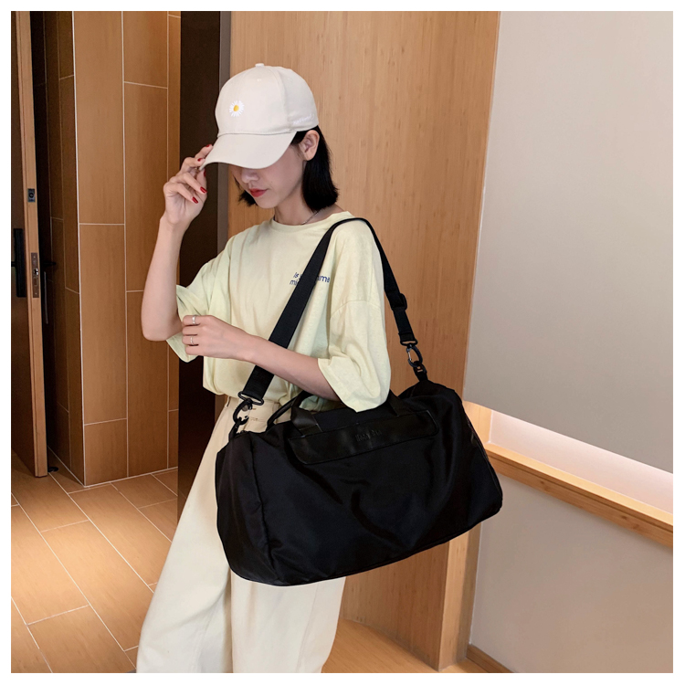 旅行バッグ 軽量素材多機能ボストンバッグ