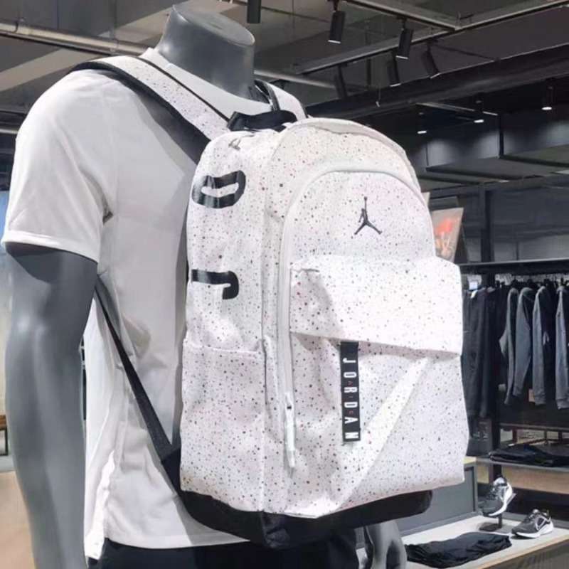 https://fulmo-img-server.com/nomadpack/843bd803378d41a3bad6a8b93c152f2d.jepg