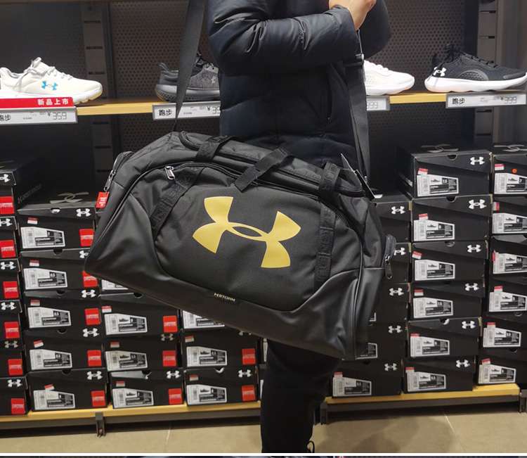 旅行バッグ 機能的スポーツダッフルバッグ