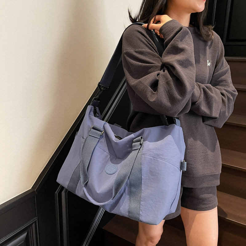 旅行バッグ 大容量ナイロントートバッグ 旅行用ショルダー付き 6色展開