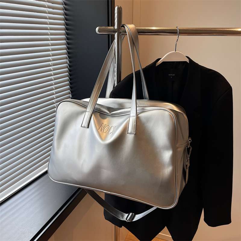 旅行バッグ 上品な旅のお供 シンプル洗練ボストン