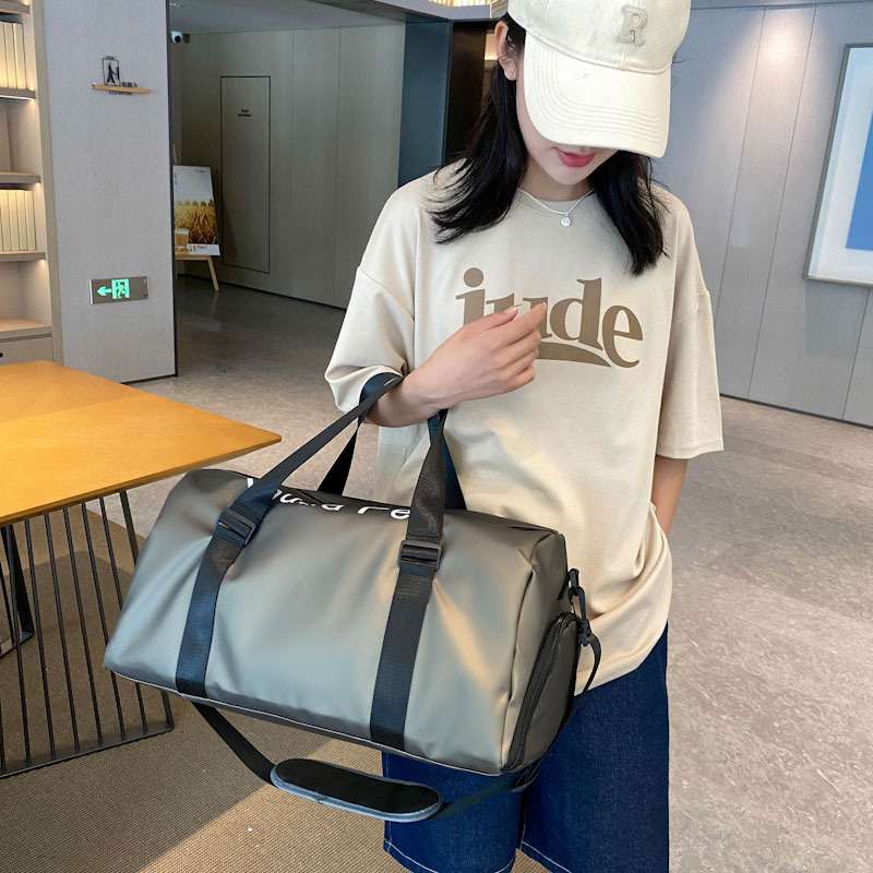 旅行バッグ 多機能トラベルダッフルバッグ