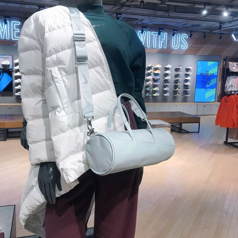 旅行バッグ スポーティーシリンダーバッグ