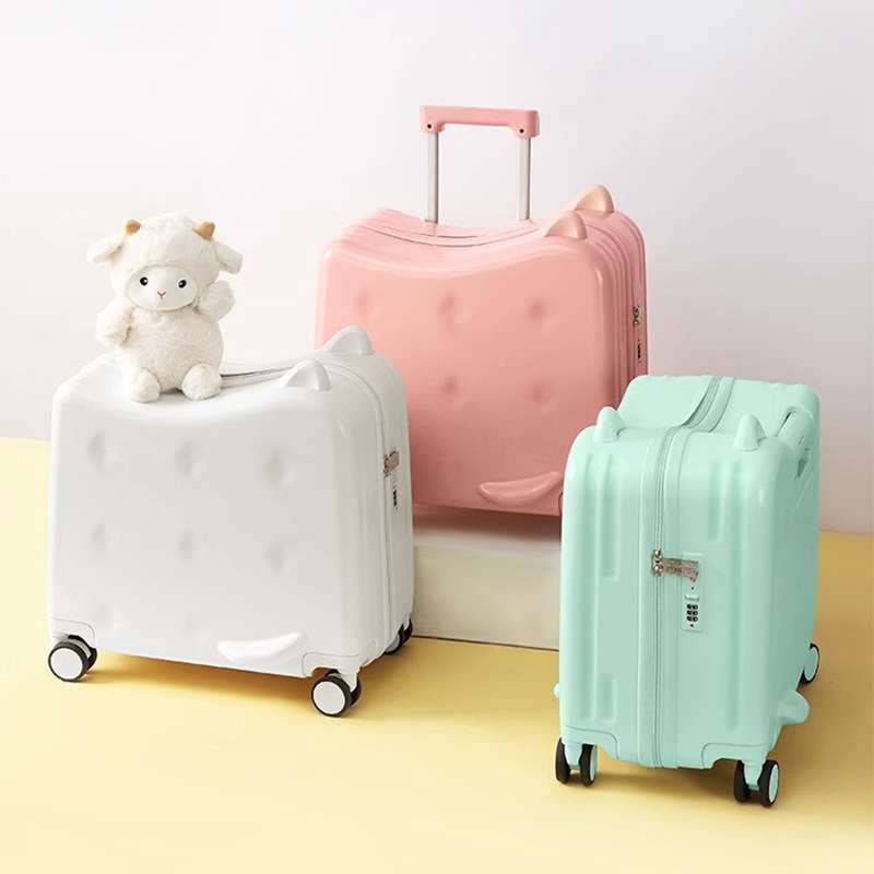 旅行バッグ もこもこ旅する小さな冒険家
