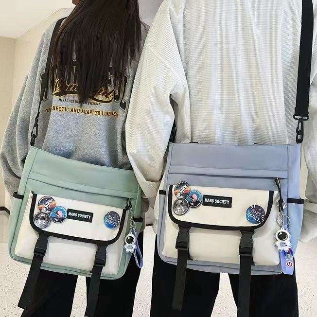 旅行バッグ 宇宙飛行士ワッペン付きメッセンジャーバッグ