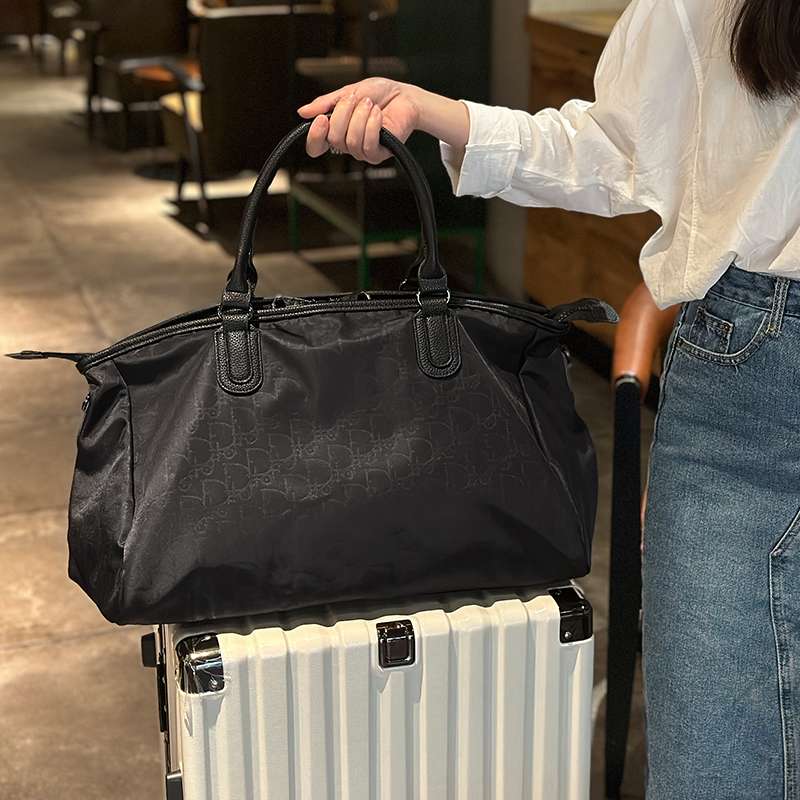 快適な旅へ！スーツケースにつけれるバッグおすすめ5選