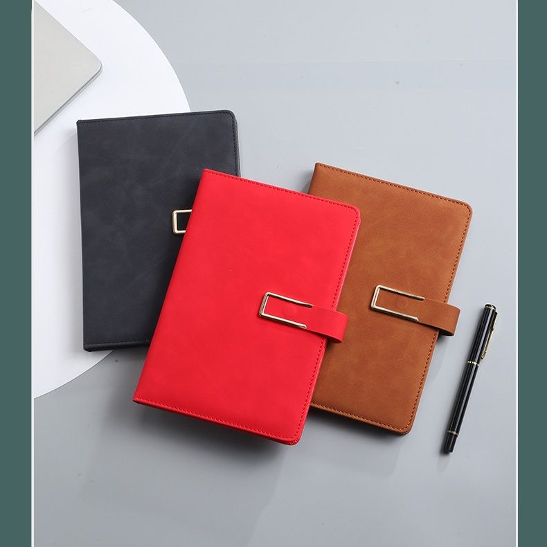 ノートカバー 金具ベルト付き合成皮革ノートカバー A5サイズ