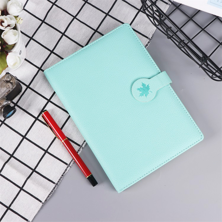 ノートカバー 楓の葉型留め具付き型押し合皮ノートカバー