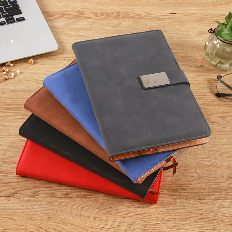 ノートカバー 金属プレート留め具付き合成皮革ノートカバー