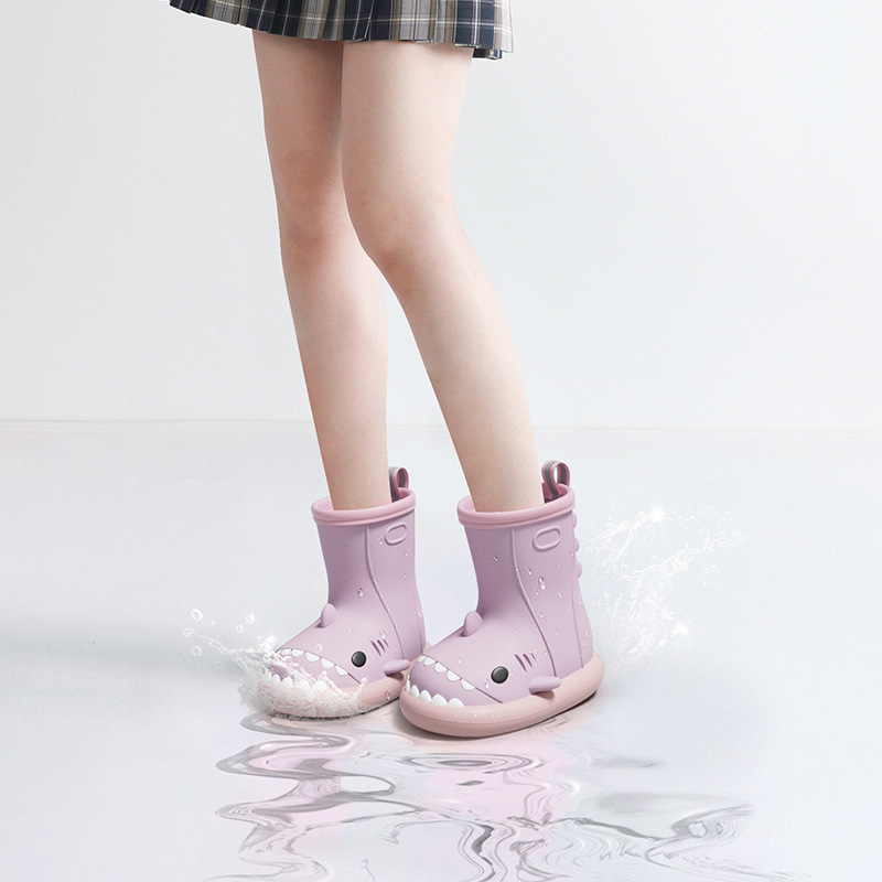 レインブーツ サメモチーフ柔らか素材