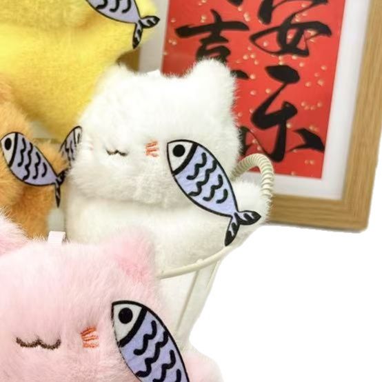 猫ぬいぐるみ お魚くわえた福猫ちゃん