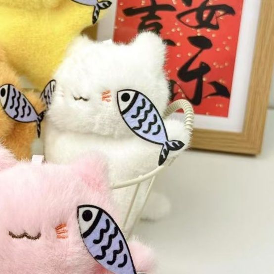猫ぬいぐるみ お魚くわえた福猫ちゃん