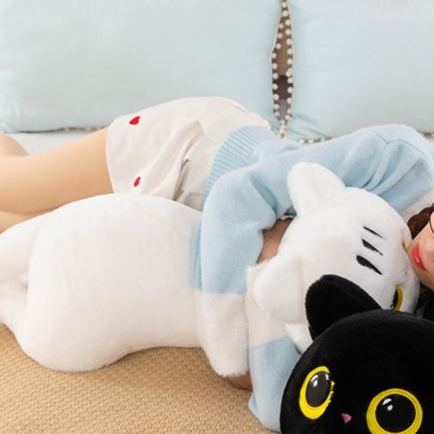 猫ぬいぐるみ まんまる目の伏せ猫さん