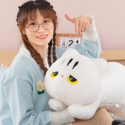 猫ぬいぐるみ まんまる目の伏せ猫さん