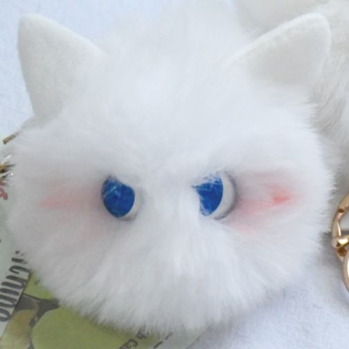 猫ぬいぐるみ ふわふわ猫顔キーチェーン付きぬいぐるみ