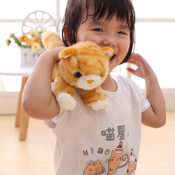 猫ぬいぐるみ ふわふわ座りポーズ子猫ちゃん