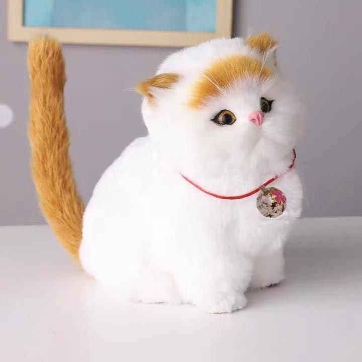猫ぬいぐるみ ふわふわ座り姿の愛らしい招き猫風ぬいぐるみ
