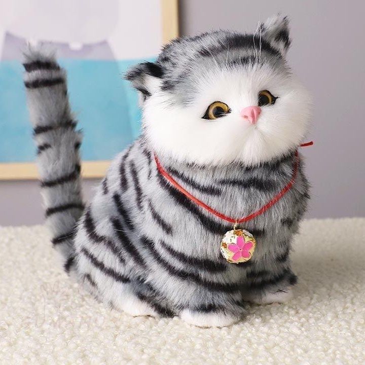 猫ぬいぐるみ ふわふわ座り姿の愛らしい招き猫風ぬいぐるみ