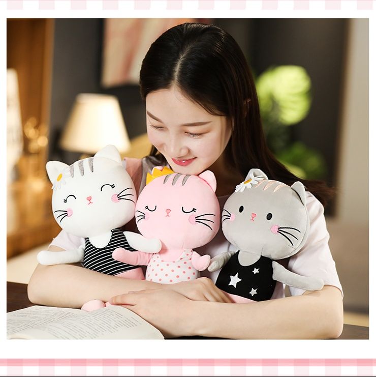 猫ぬいぐるみ お花飾り付き愛らしい表情の癒し系猫人形