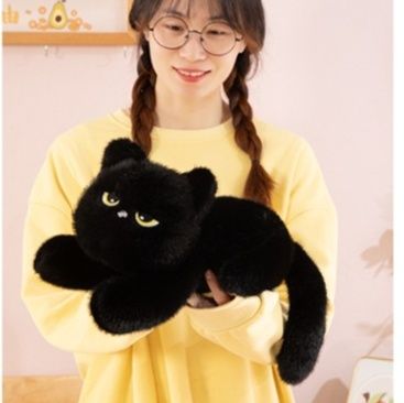 ごろ寝ポーズの金色お目々猫ぬいぐるみ