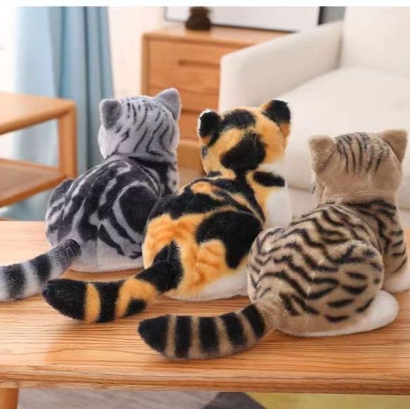 三毛猫ぬいぐるみ ふわもちお座り三毛猫ぬいぐるみ