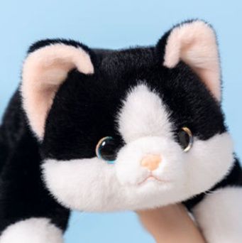 猫ぬいぐるみ もふもふ黒色仔猫のうつぶせ抱きぬいぐるみ