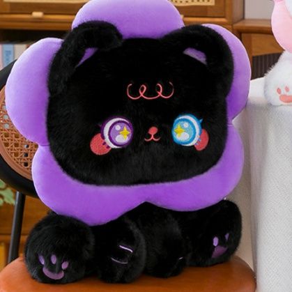 猫ぬいぐるみ 花びら襟巻き黒色子猫のふわふわ座り姿ぬいぐるみ