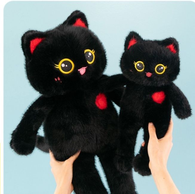 猫ぬいぐるみ 赤い耳と胸元ハートの大きな目の黒色子猫ぬいぐるみ
