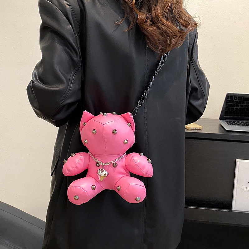 黒色猫ぬいぐるみショルダーバッグ 斜めがけスタッズ付き
