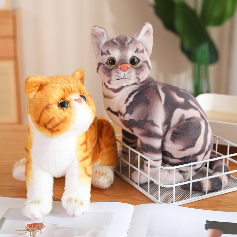 猫ぬいぐるみ 見つめる瞳が愛らしいリアル子猫の座りぬいぐるみ