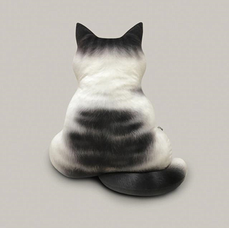 猫ぬいぐるみ 黒色縞模様猫後ろ姿ぬいぐるみクッション