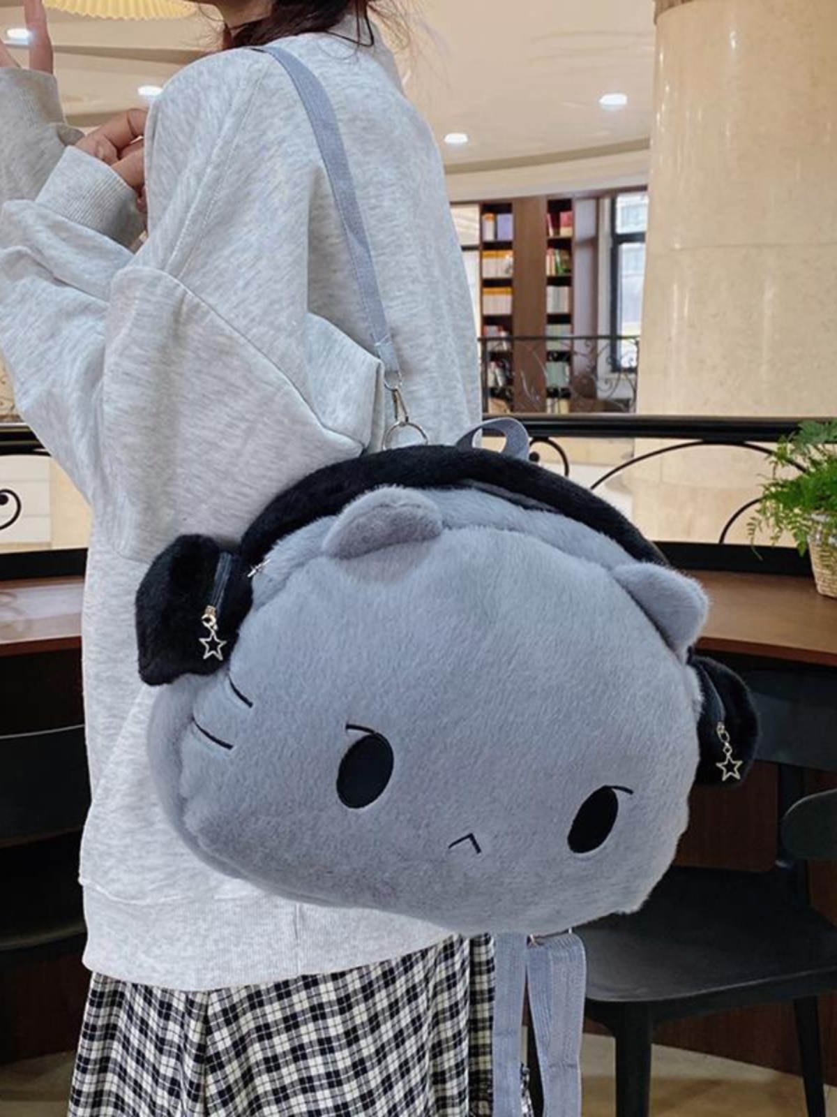 猫ぬいぐるみ もふもふ星猫リュック